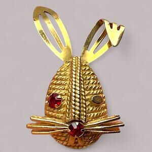 Vintage Sarah Coventry Winking Rabbit Bunny Brooch Pin Red Rhinestone Eye Signed